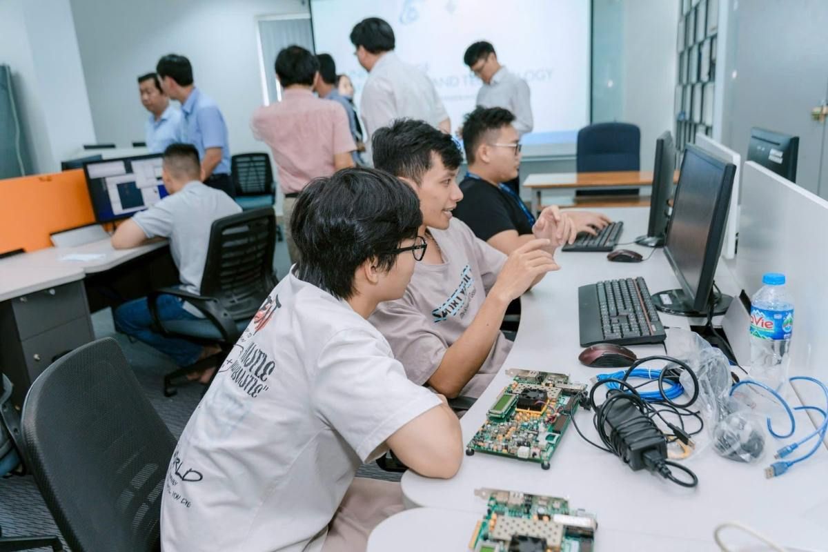 Cơ hội phát triển sự nghiệp với văn bằng 2 Đại học Công nghệ Thông tin