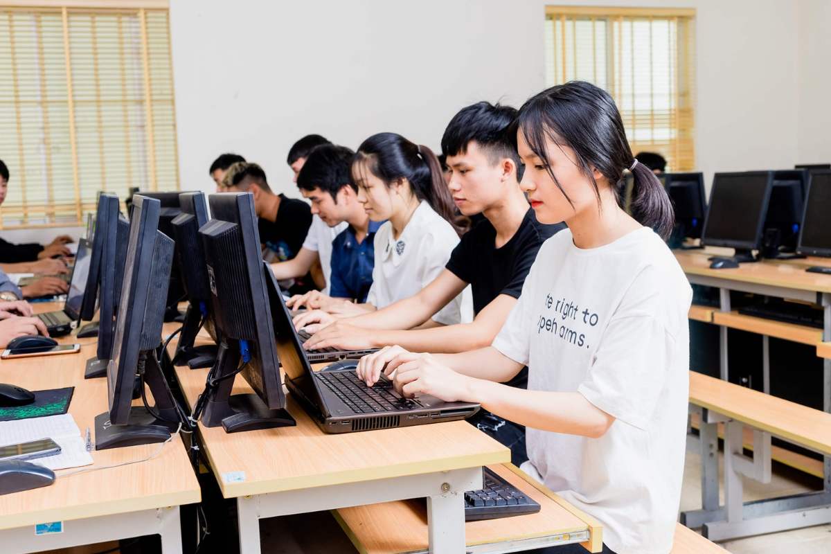Ngành công nghệ thông tin cần học gì?