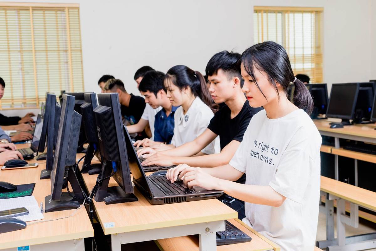 Nên học chuyên ngành nào của công nghệ thông tin